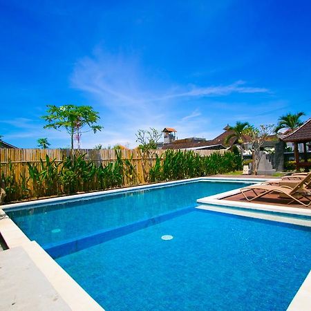 Srikandi Inn Kuta Selatan Exterior photo