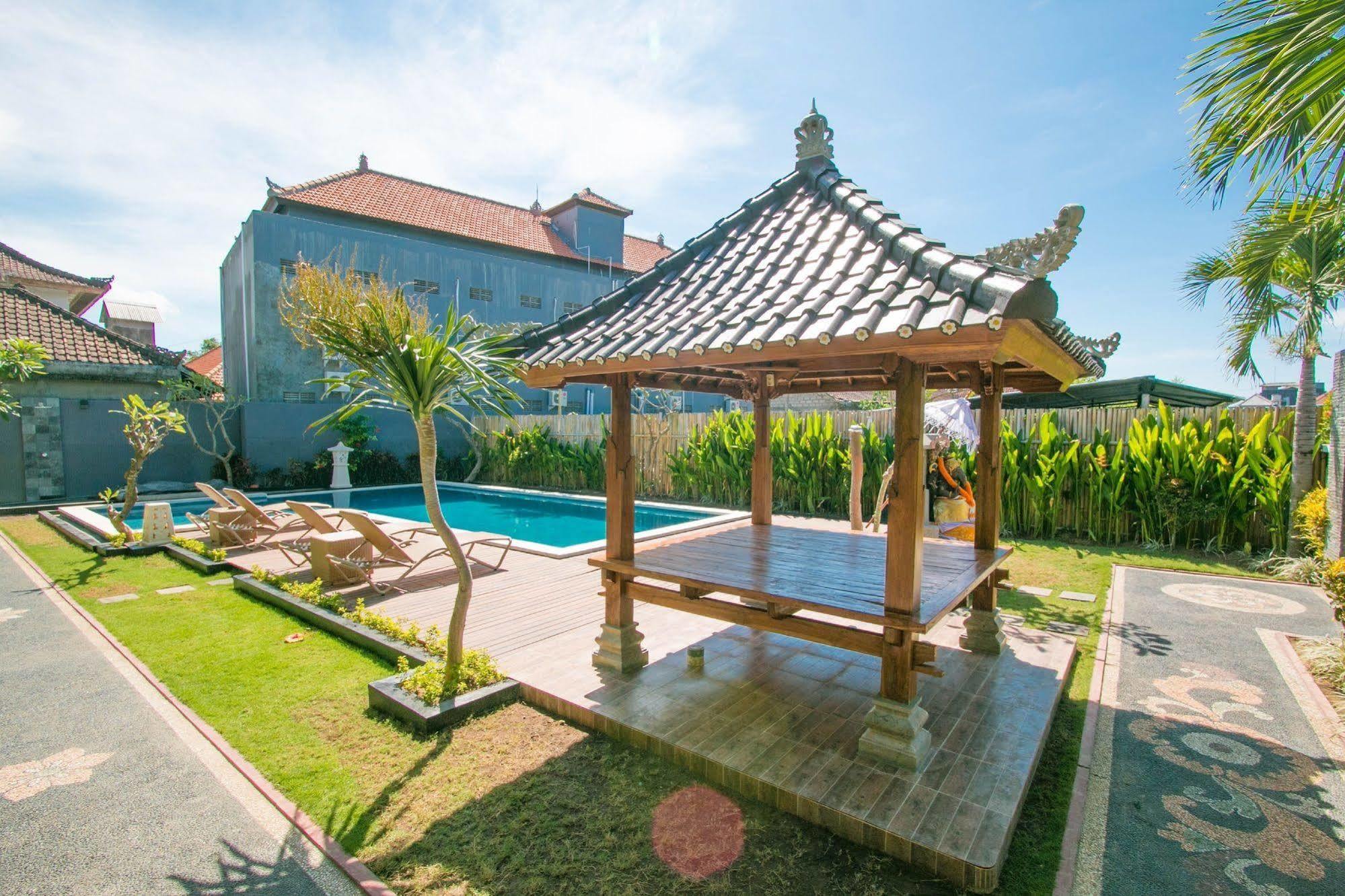 Srikandi Inn Kuta Selatan Exterior photo