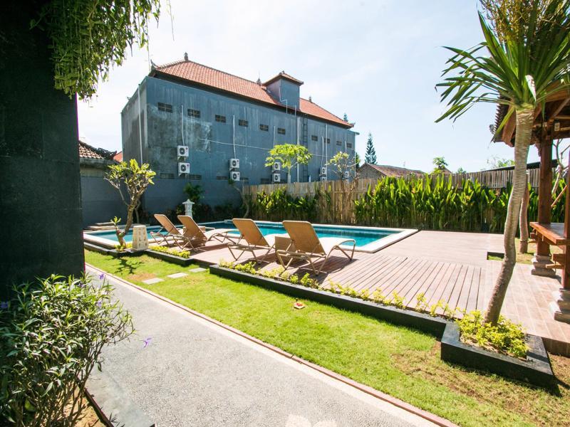 Srikandi Inn Kuta Selatan Exterior photo